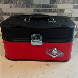 Lux de Ville Train Case